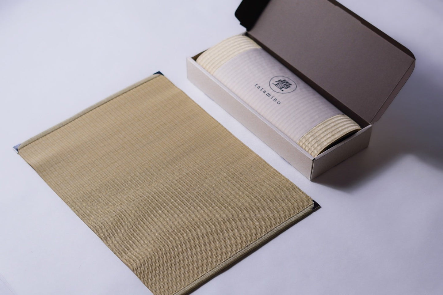 Tatami placemat — washable, heat-safe, handwoven in Kumamoto