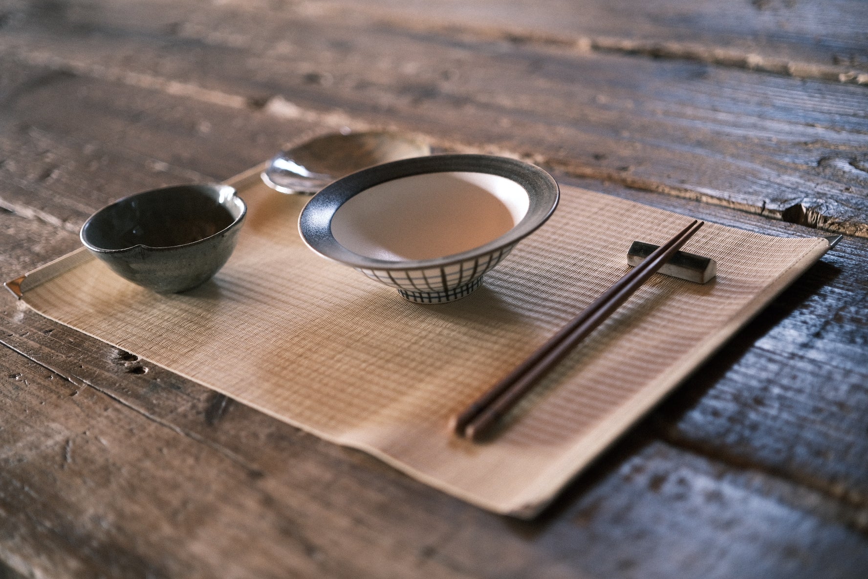 Tatami placemat — washable, heat-safe, handwoven in Kumamoto