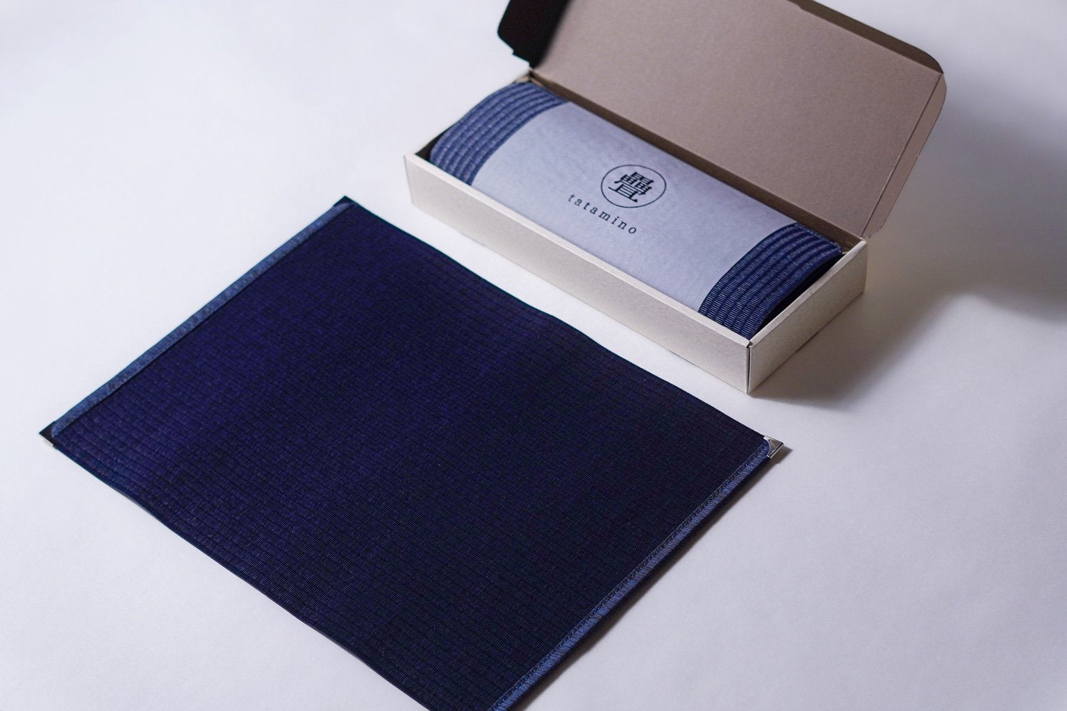 Tatami placemat — washable, heat-safe, handwoven in Kumamoto