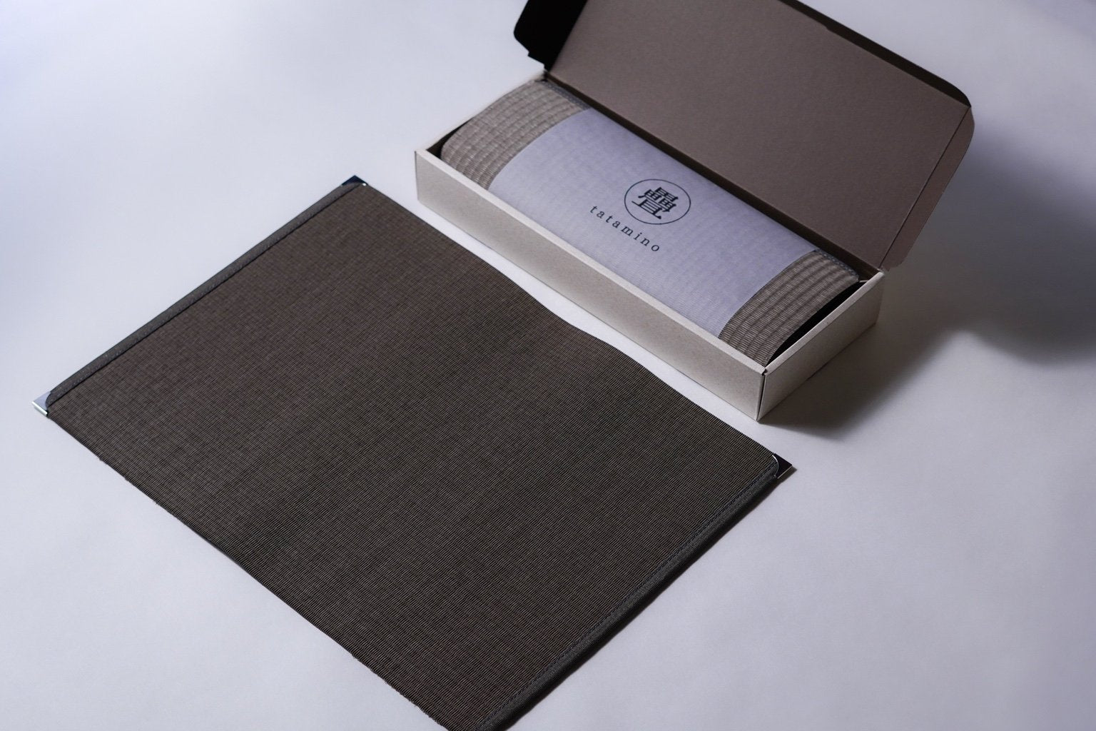Tatami placemat — washable, heat-safe, handwoven in Kumamoto